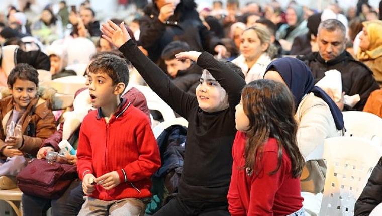 Büyükşehir'in İzmit'teki kardeşlik sofrası dolup taşıyor