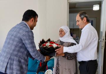 Kahta Kaymakamı Soysal’dan şehit ailelerine anneler günü ziyareti