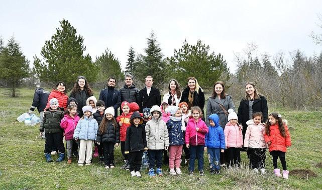 Orman Haftası'nda Minik Eller Fidanları Toprakla Buluşturdu