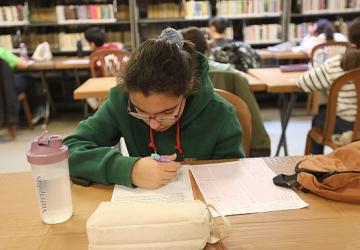 Efes Selçuk Belediyesi'nden Sınav Yolundaki Öğrencilere Destek