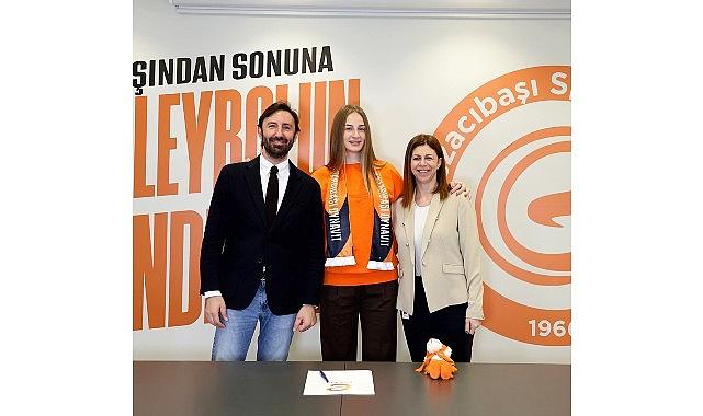 Avrupa'nın Yükselen Smaçörü Aleksandra Uzelac Eczacıbaşı Dynavit Formasıyla