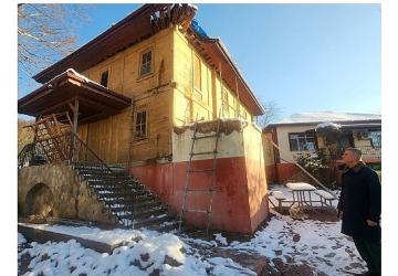 Tarihî Nüzhetiye Camii'nde Restorasyon Çalışmaları Devam Ediyor