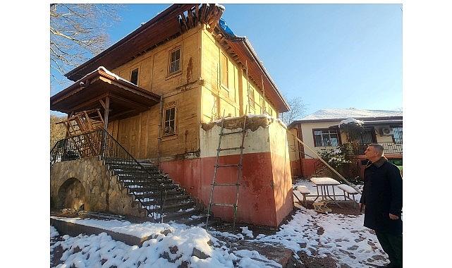 Tarihî Nüzhetiye Camii'nde Restorasyon Çalışmaları Devam Ediyor