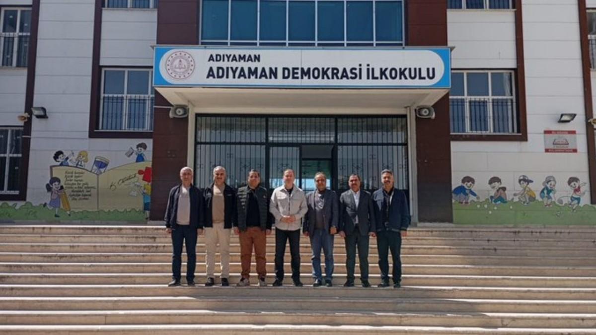  İl Millî Eğitim Müdürü Ali Tosun, Demokrasi İlkokulu'ndaki SRC sınavını inceledi