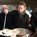 Osmangazi Belediyesi'nin İftar Sofrasında Yüzlerce Kişi Bir Araya Geldi