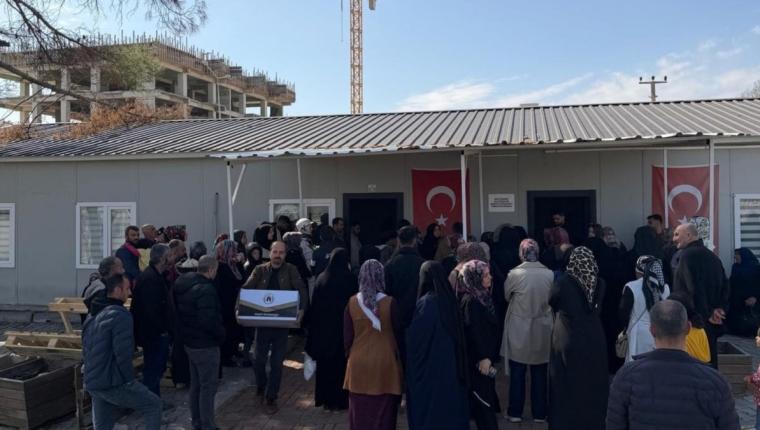 Selvican Sümeyye Şafak’tan Ramazan’da gıda yardımı