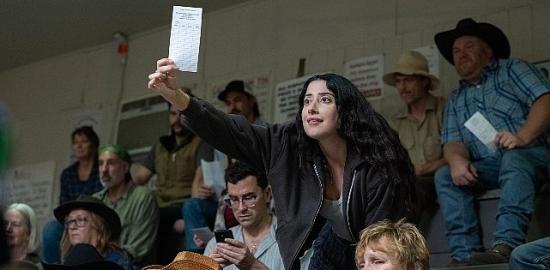 Netflix, Dan Levy İmzalı ve Oyuncu Kadrosunda Boran Kuzum'un da Yer Aldığı 'Big Mistakes'in Resmi Fragmanını Paylaştı