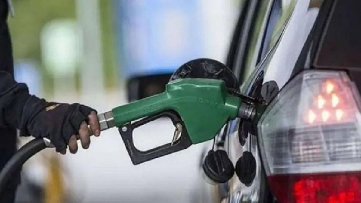Adıyaman’da benzin için indirim beklentisi: Gözler gece yarısında
