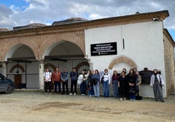 Büyükşehir'den üniversite öğrencilerine Tire gezisi