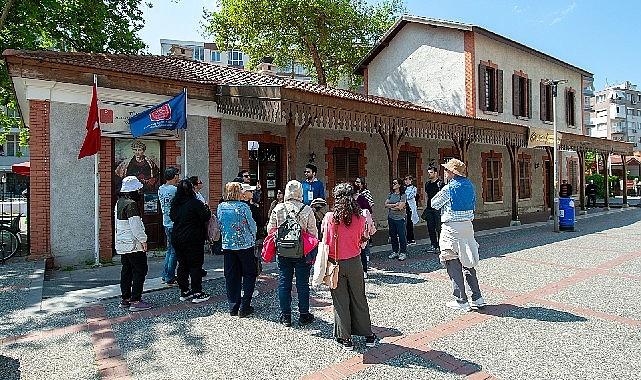 Karşıyaka Belediyesi'nin ücretsiz 'Kültür Rotası' turlarına büyük ilgi