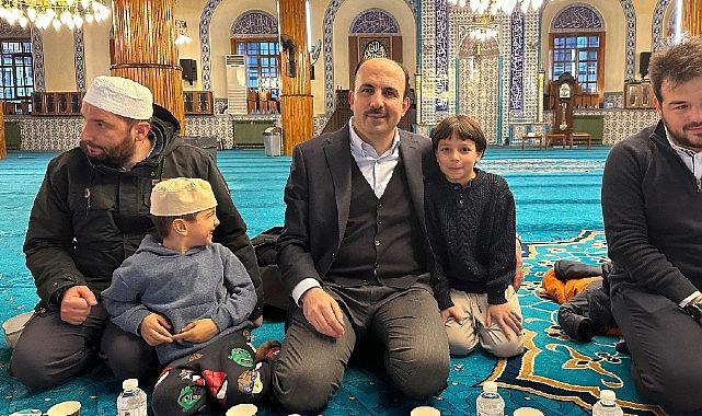 Başkan Altay Kapı Camii'nde Gelenek Olarak Sürdürülen “Ümmet İftarı"nın Bereketine Ortak Oldu