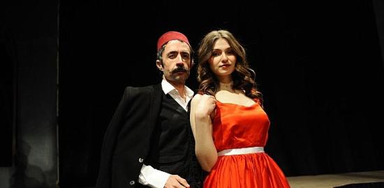 Karşıyaka Belediye Tiyatrosu'ndan iki yeni oyun