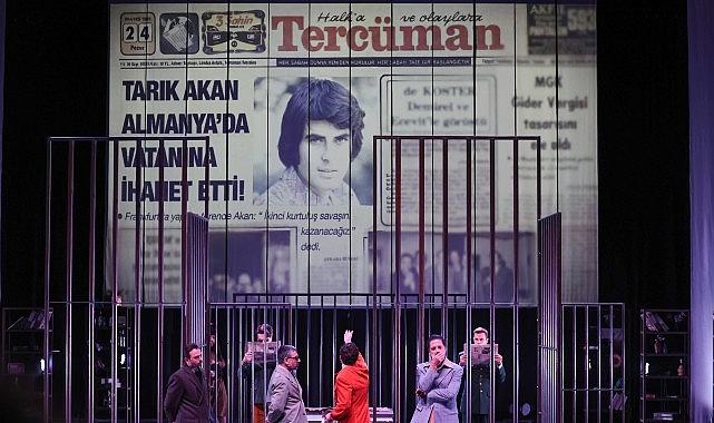 Tarık Akan'ın hayatı tiyatro sahnesinde