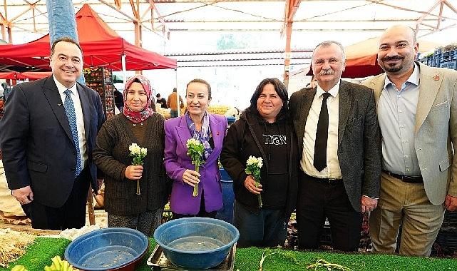 Başkan Dutlulu'dan 8 Mart'a Çiçekli Kutlama