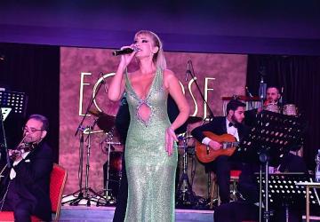 Petek Dinçöz Batum'u Salladı: 14 Şubat'ın En Şık Kadını Benim!