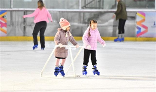 Büyükşehir Kültürpark ve Bostanlı'da buz pisti kuruyor