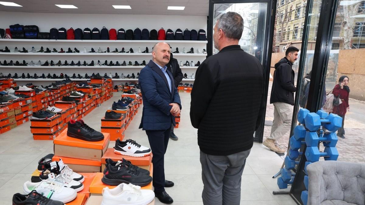 Vali Osman Varol’dan Gölebatmaz Caddesi’nde esnaf ziyareti