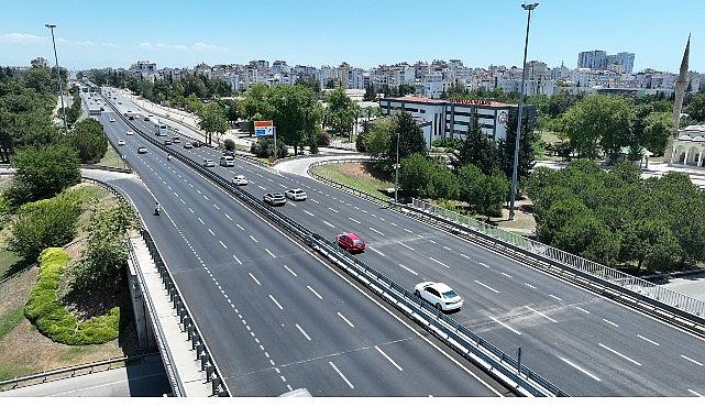 İller Bankası Kavşağı'nda asfalt çalışması yapıldı