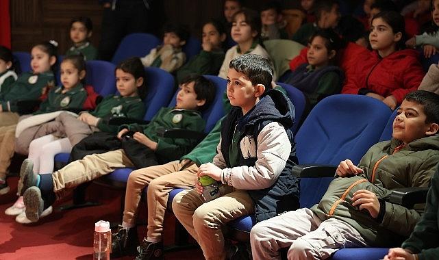 Başkan Çerçioğlu Koçarlı'da Minikleri Tiyatroyla Buluşturdu