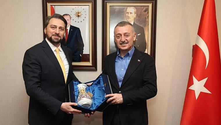 Başkan Büyükakın'dan, Halep'te yoğun ziyaret trafiği