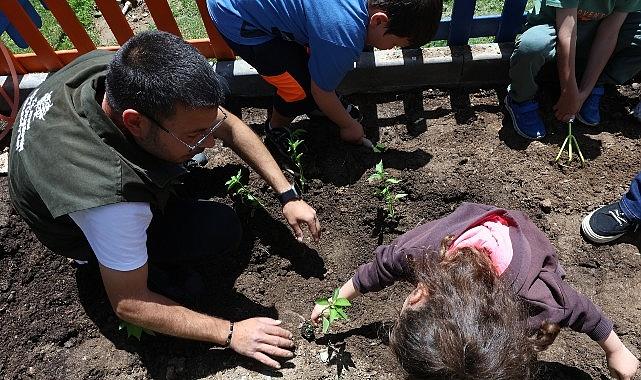 Başkan Çerçioğlu, Otizm Destek Merkezleri'nin Öğrencilerini Ata Tohumlarından Üretilen Fideler ile Buluşturdu
