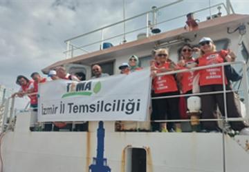 Dünya Çevre Günü'nde Körfez temizliğine gönüllü destek