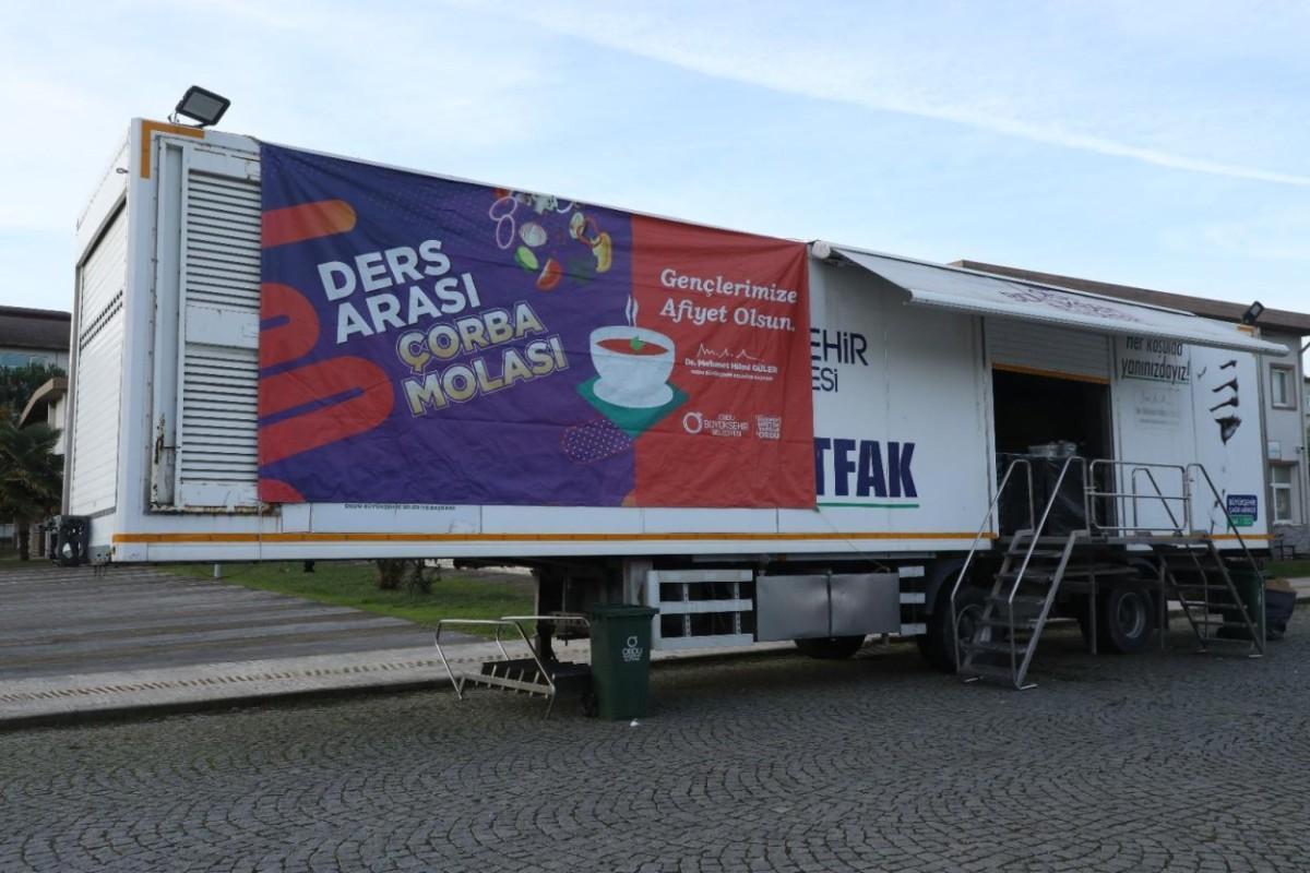 Büyükşehir’den Üniversitelilere İç Isıtan Çorba Hizmeti