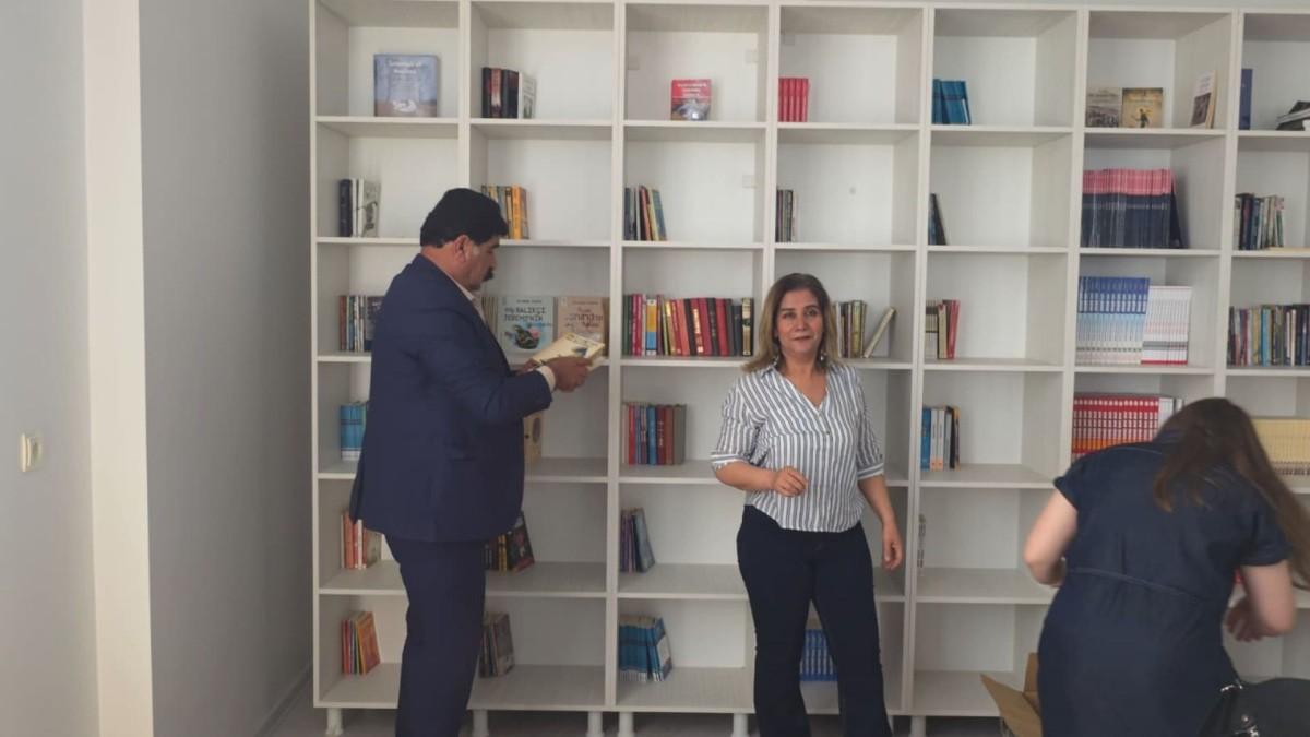 Sırrı Süreyya Önder Parkı Sevgi Kütüphanesi’ne Beşiktaş’tan kitap desteği
