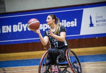 Parkede bir kadın direnişi: Medine Alper