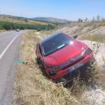 Otomobil şarampole devrildi: 3 yaralı