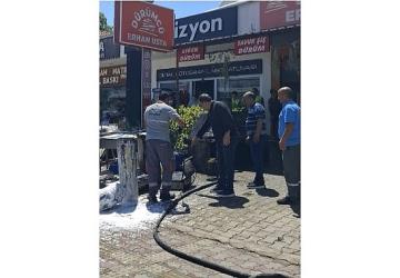 Kemer'de iş yeri yangını