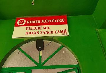 Bayram öncesi camilerde temizlik