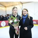 Bakırköy'de açılan Buz Pisti'ne büyük ilgi