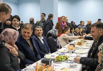 Zeytinova'da Gönüller Aynı Sofrada Buluştu: Sahurun Bereketi Birlikte Paylaşıldı