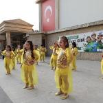 Menderes'te Öğrencilerden Duyarlı Defile