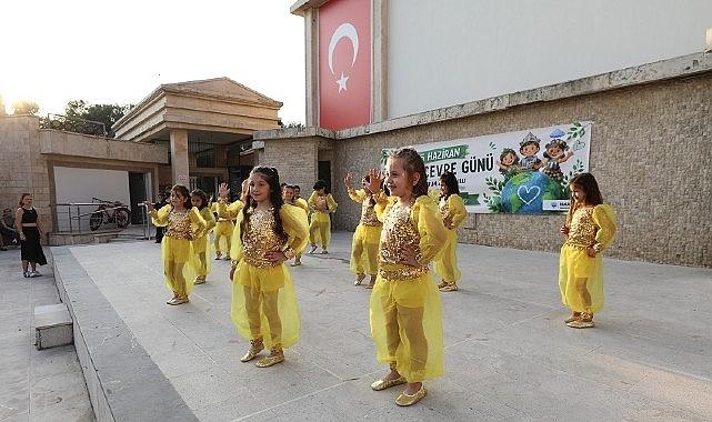 Menderes'te Öğrencilerden Duyarlı Defile
