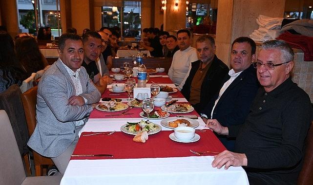 Başkan Topaloğlu'ndan öğrencilere iftar yemeği