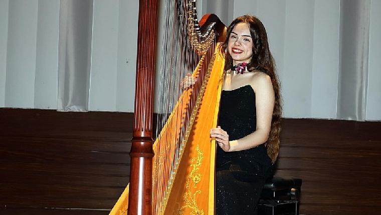 Milano'dan İzmir'e Uzanan Başarı: Zeynep Duru Güleç'ten Alkış Alan Arp Resitali