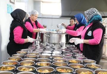 Burhaniye Belediyesi'nden Binlerce Haneye Destek Eli