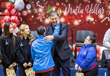 Başkan Tugay, yeni yıl öncesi sporcularla bir araya geldi