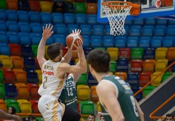 Büyükşehir Taraftarı Önünde Farka Koştu