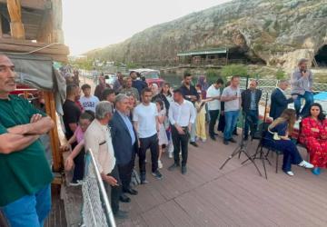 Sanatçı Latif Doğan yeni klibini Kızılin Merinos İskelesi’nde çekti - Videolu Haber