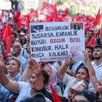 ADIYAMAN (PHA) - Murat KAYIŞ – Cumhuriyet Halk Partisi (CHP) Genel Başkanı Özgür Özel, partisinin “Millet İradesine Sahip Çıkıyor” mitingleri kapsamında Adıyaman’da düzenlenen 36’ncı halk buluşmasında konuştu.
