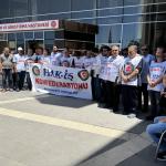 ADIYAMAN (PHA) - Adıyaman’da Hak-İş ve Öz Sağlık-İş Sendikası Adıyaman Şubesi üyeleri tarafından şehitler için Kuran-ı Kerim tilaveti okunarak, dua edildi.