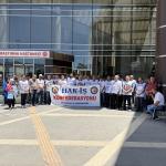 ADIYAMAN (PHA) - Adıyaman’da Hak-İş ve Öz Sağlık-İş Sendikası Adıyaman Şubesi üyeleri tarafından şehitler için Kuran-ı Kerim tilaveti okunarak, dua edildi.