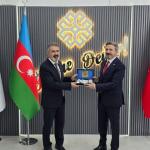 ADIYAMAN (PERRE) - Şeriban ÖZÇAKMAK - Çalışma ve Sosyal Güvenlik Bakan Yardımcısı Ahmet Aydın, kardeş ülke Azerbaycan'ın başkenti Bakü'de çeşitli temaslarda bulunarak, iki ülke arasındaki iş birliğini güçlendirmek üzere...