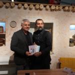 ADIYAMAN (PERRE) - Şeriban ÖZÇAKMAK- Adıyaman Altınşehir'de kurulan Gölge Sanat Akademisi, sanatseverlerle ilk buluşmasını Şair ve Yazar Murat Kayış'ın şiir ve müzik dinletisi programıyla gerçekleştirdi.