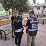 ADIYAMAN (PHA) - Mustafa TEKİN - Adıyaman İl Emniyet Müdürlüğü, halkın huzur ve güvenliğini sağlamak, suçların önlenmesi ve aranan şahısların yakalanması amacıyla 11 Temmuz 2025 tarihinde kent genelinde “Huzurlu Sokaklar...