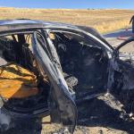 ADIYAMAN (PERRE) - Şeriban ÖZÇAKMAK - Adıyaman'ın Besni ilçesinde, Hastane Kavşağı - Üçgöz Köyü yolu üzerinde bir araçta çıkan yangın itfaiye ekipleri tarafından kontrol altına alındı.