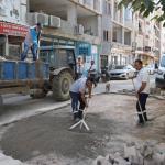 ADIYAMAN (PHA) - Adıyaman Belediyesi, altyapı çalışmalarının ardından bozulan yolları onararak yeniden ulaşıma açmak için çalışmalarına hız verdi.